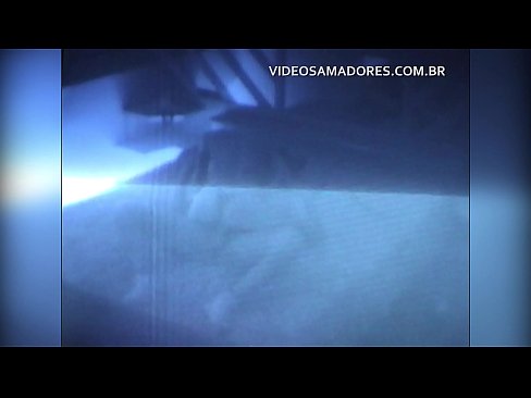 ❤️ Kinukunan ng asawang lalaki ang kanyang asawang kapitbahay at nalaman na siya ay isang cuckold Anal video sa amin ﹏