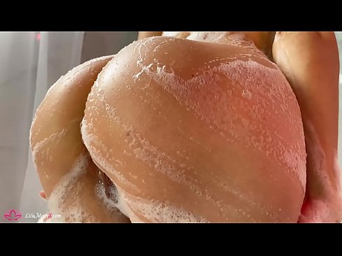 ❤️ Sinasasal ni Brunette ang Pussy gamit ang Vibrator sa Matinding Orgasm sa Shower Anal video sa amin ﹏