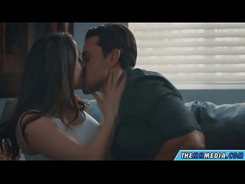 ❤️ Romantikong pakikipagtalik sa isang magandang busty na ina Anal video sa amin ﹏