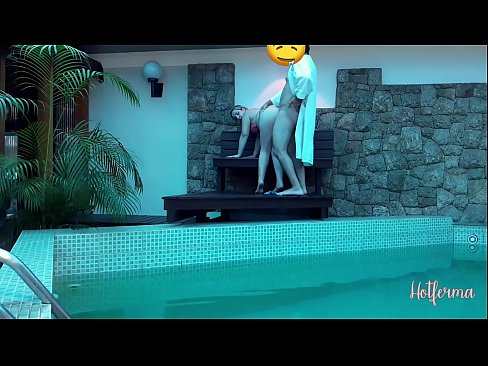 ❤️ Inaanyayahan ni Boss ang kasambahay sa pool, ngunit hindi napigilan ang init Anal video sa amin ﹏