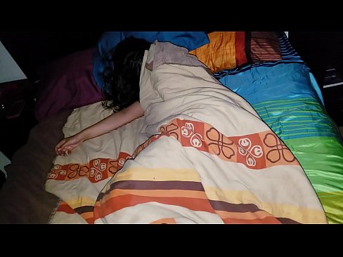 ❤️ Pinupunasan ng stepson ang kanyang batang madrasta habang natutulog ito. Anal video sa amin ﹏